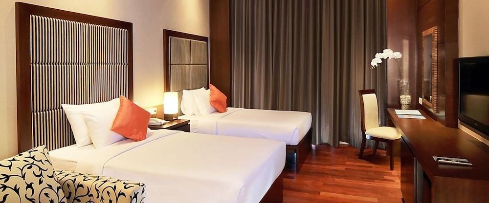 Hotel The Luxton Bandung Esterno foto