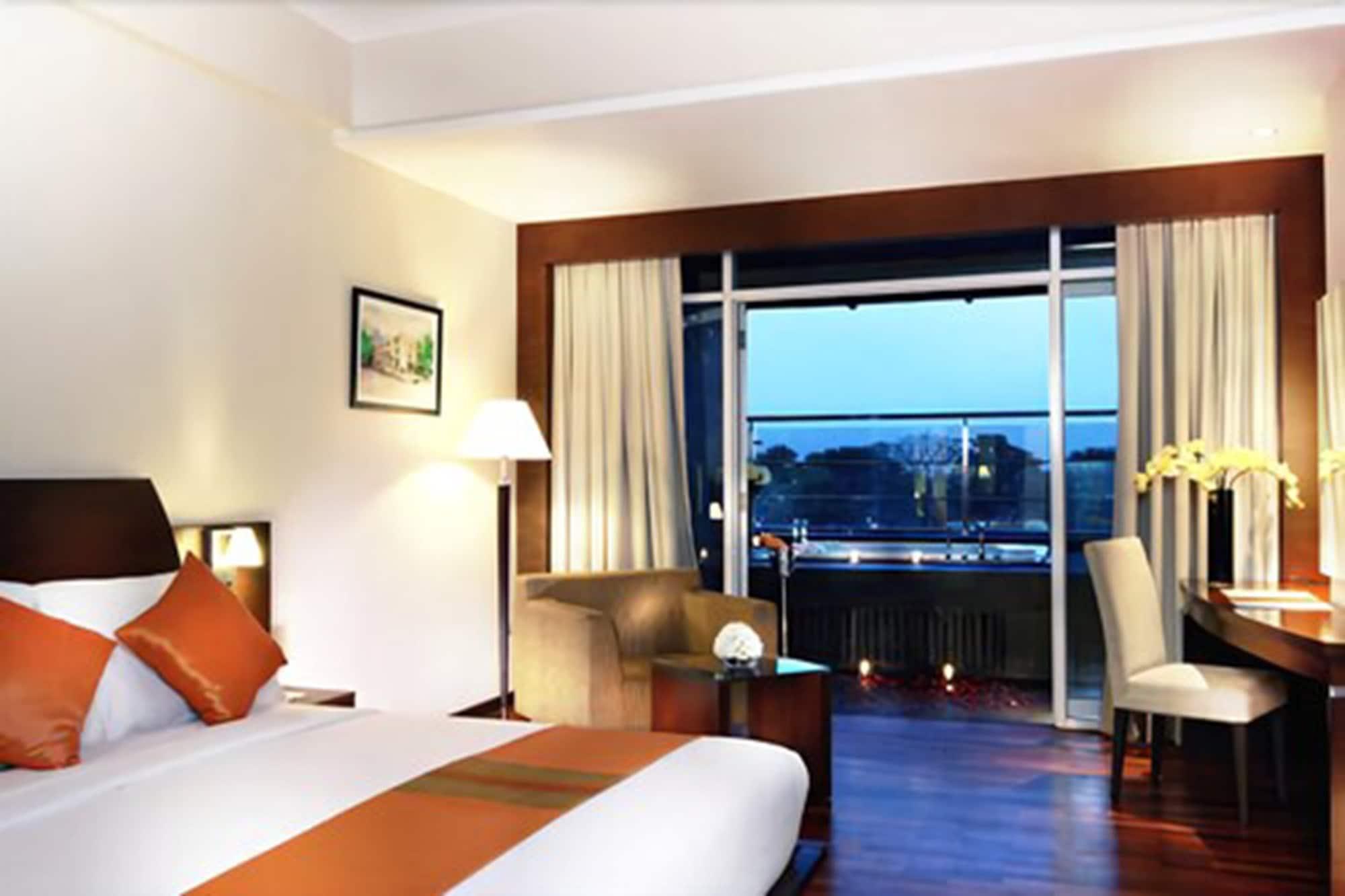 Hotel The Luxton Bandung Esterno foto