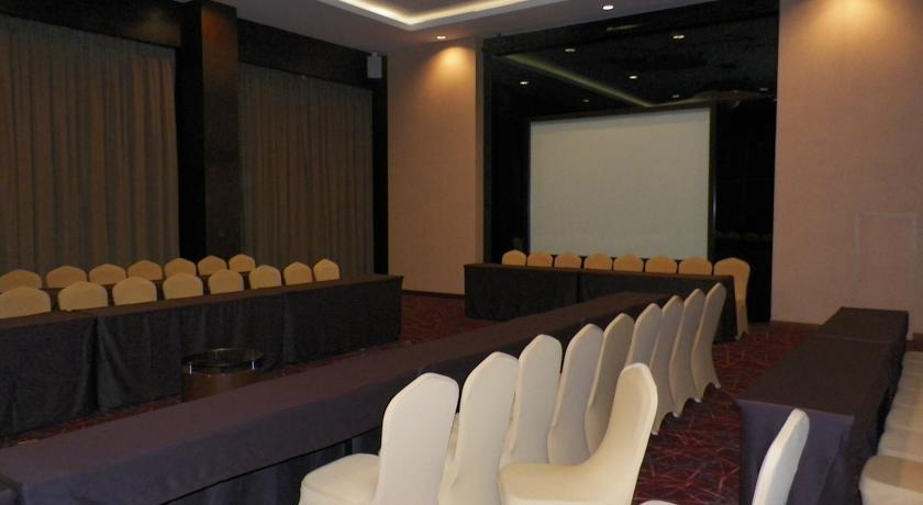 Hotel The Luxton Bandung Esterno foto