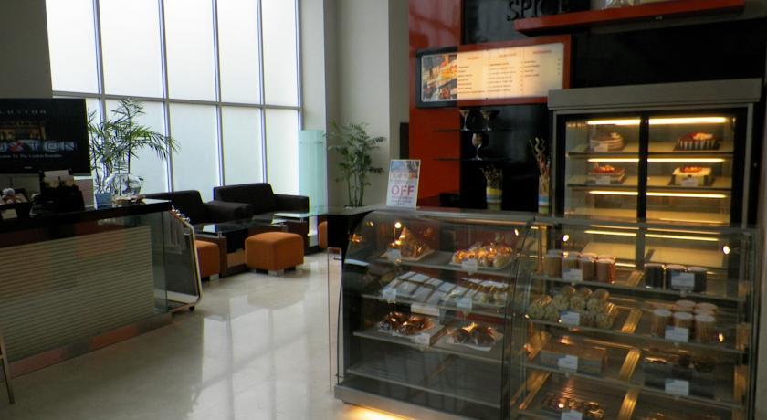 Hotel The Luxton Bandung Esterno foto