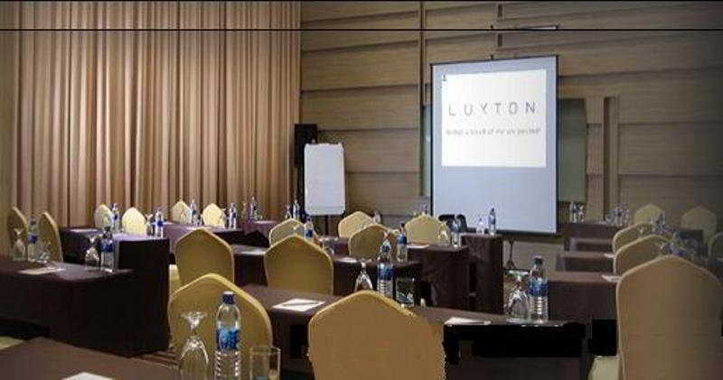 Hotel The Luxton Bandung Esterno foto