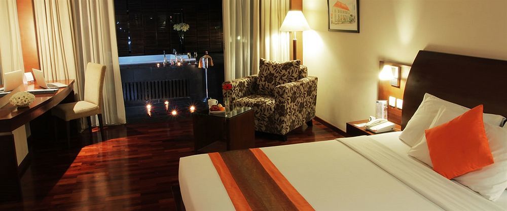 Hotel The Luxton Bandung Esterno foto