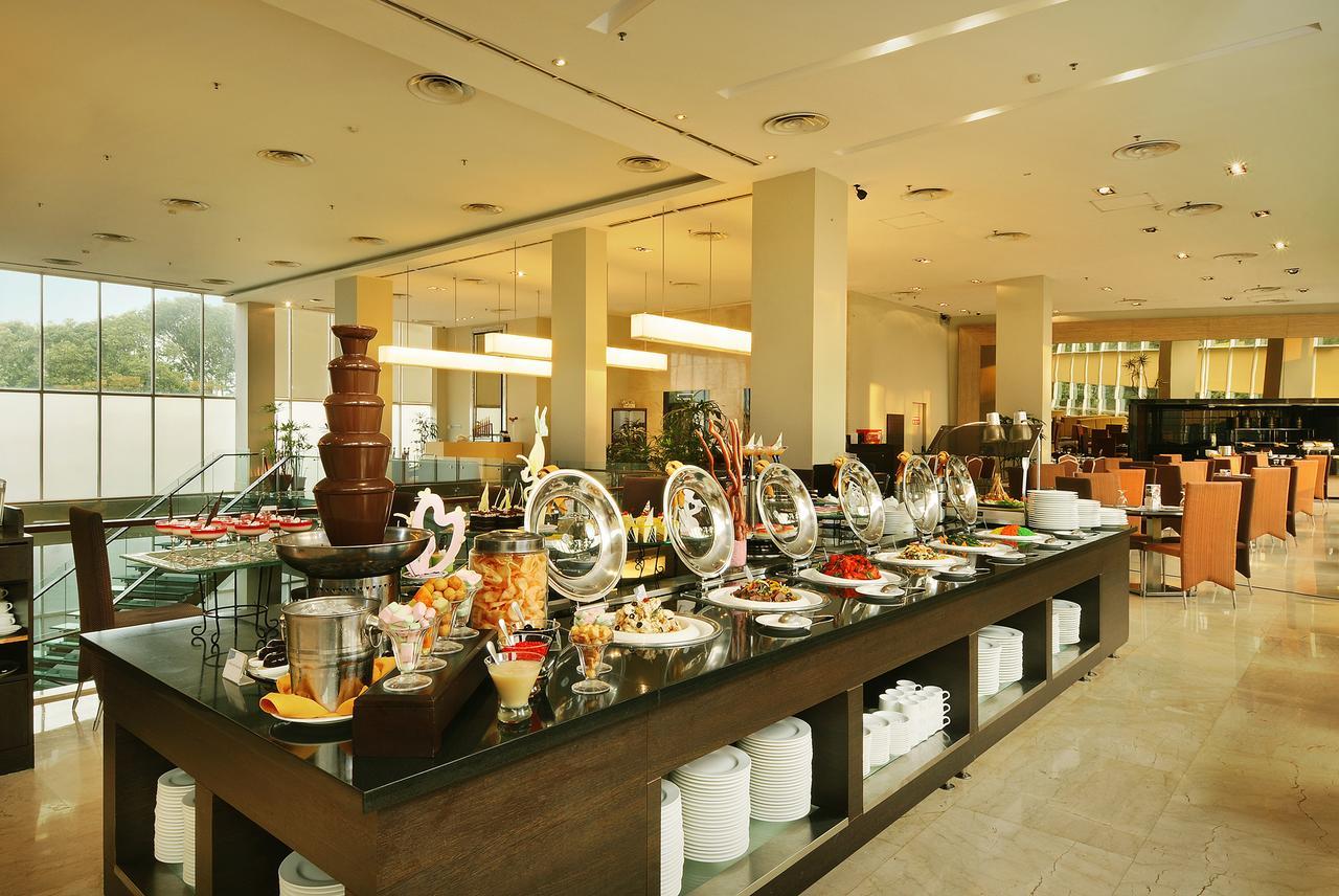 Hotel The Luxton Bandung Esterno foto