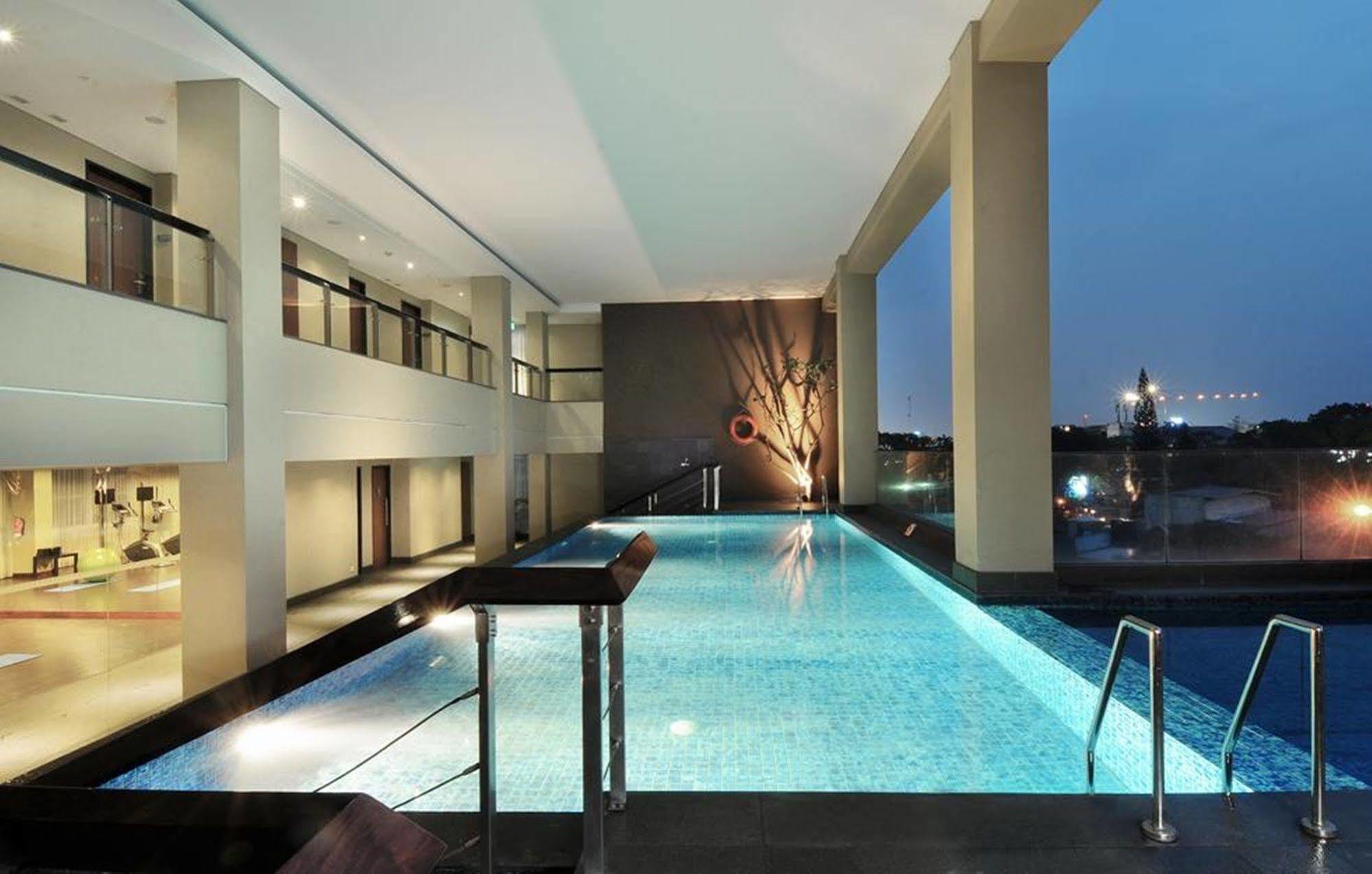 Hotel The Luxton Bandung Esterno foto