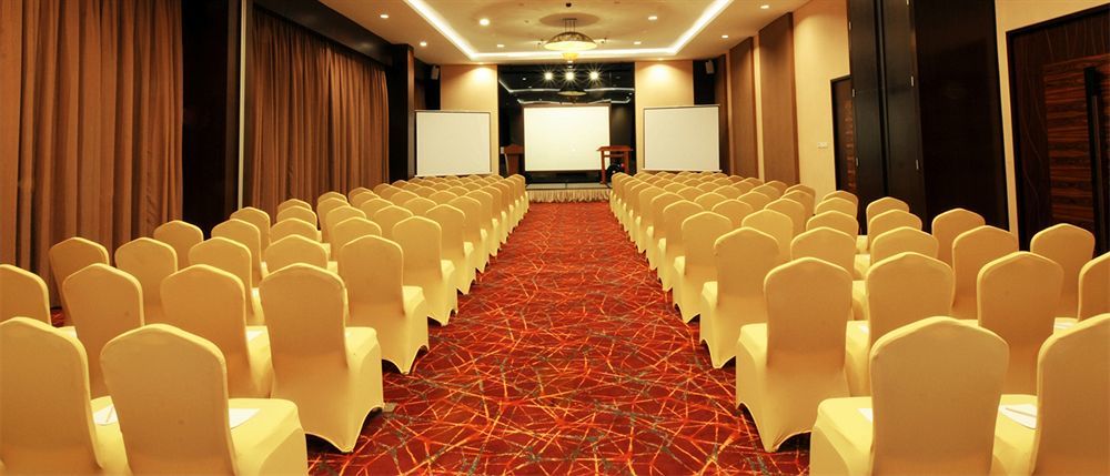 Hotel The Luxton Bandung Esterno foto